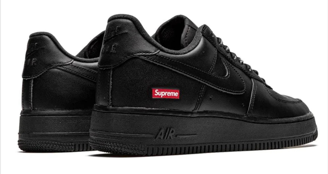 NIKE AIR FORCE ONE LOW 'SUPREME BLACK'